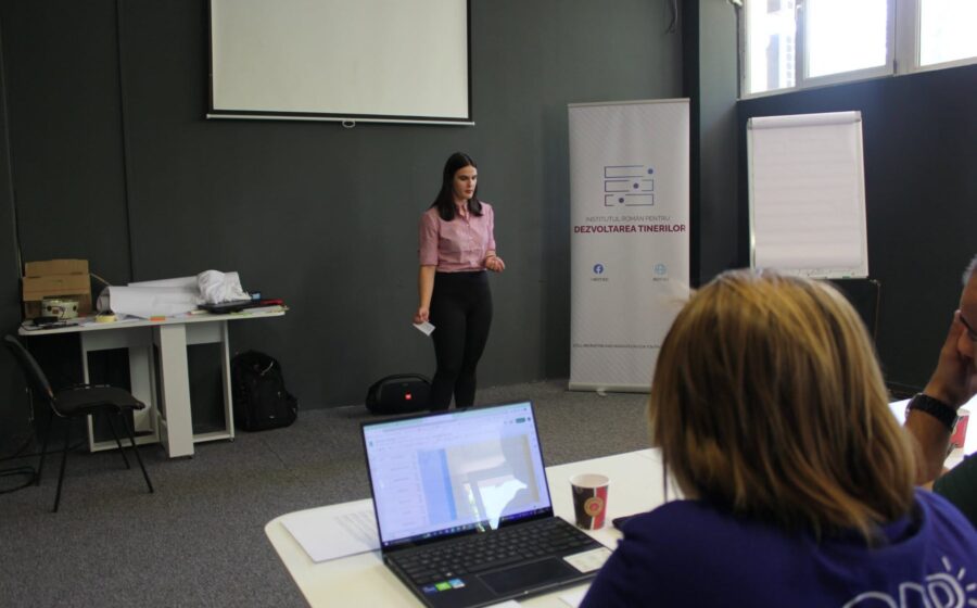 Hackathonul ca metodă de educație nonformală